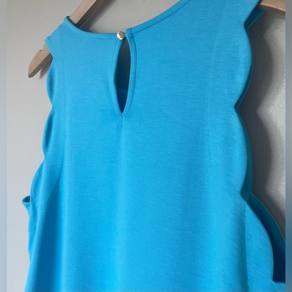 Crown & Ivy Vibrant Blue Scalloped Hem Tank Top Size Medium - Picture 7 of 8